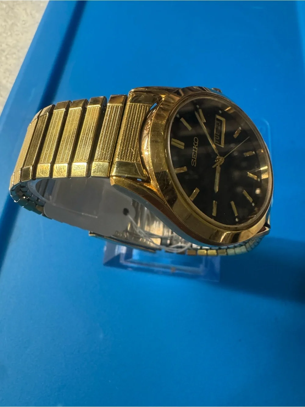 Seiko Gold Tone Men's Wristwatch with Black Dial